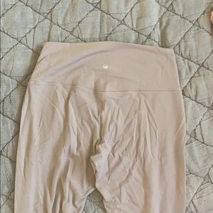 WANTING TO TRADE: Wunder under Lululemon leggings